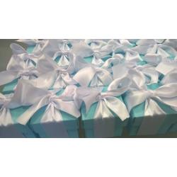 Scatolina portaconfetti tipo Tiffany con nastro bianco 2
