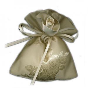 Sacchetto portaconfetti in raso avorio con fiore